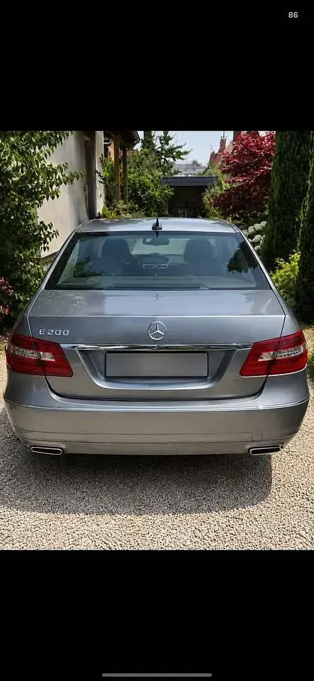Gebraucht Mercedes E200 Avantgarde 184 PS (135 kW) 2012 Grau Limousine