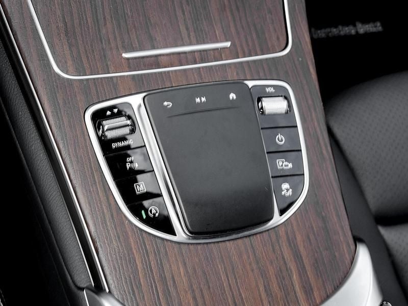 Gebraucht Mercedes GLC300 Exclusive 180 PS (132 kW) 2022 Schwarz Coupé