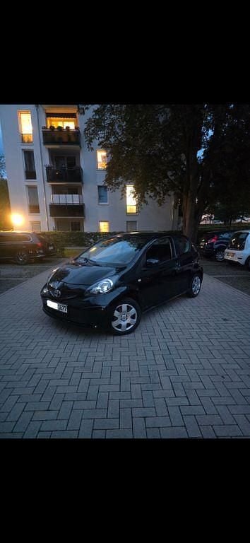 Schwarz Gebraucht 2007 Toyota Aygo Kleinwagen | 2.399 € (Fairer Preis) - Bild 1/4