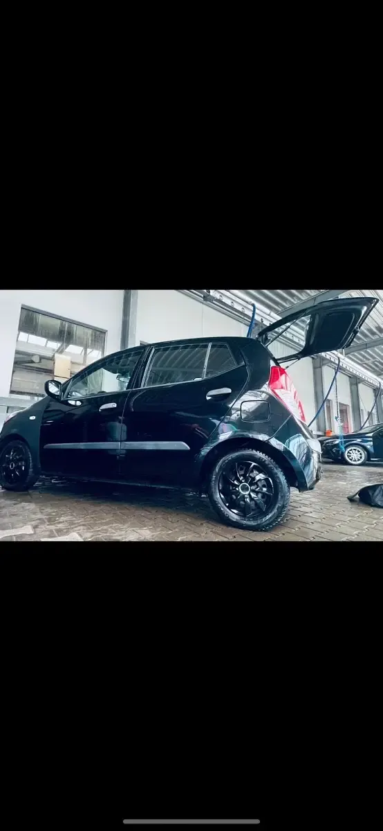 Gebraucht Hyundai i10 Edition+ 65 PS (47 kW) 2010 Schwarz Kleinwagen