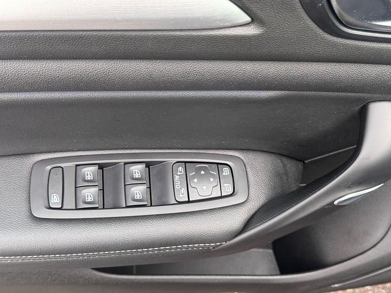 Gebraucht Renault Mégane IV Techno 140 PS (102 kW) 2022 Schwarz Limousine