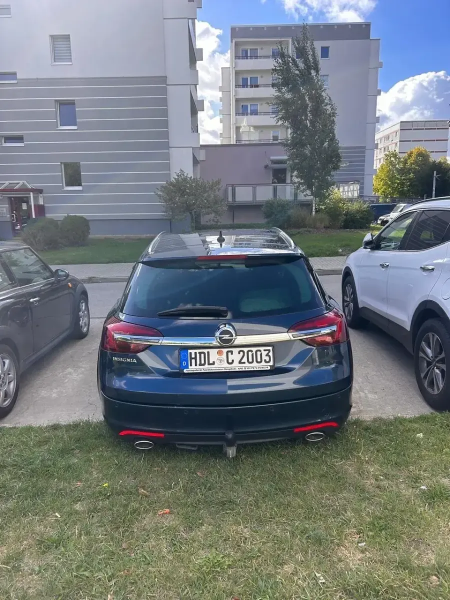 Gebraucht Opel Insignia 197 PS (144 kW) 2014 Blau Kombi