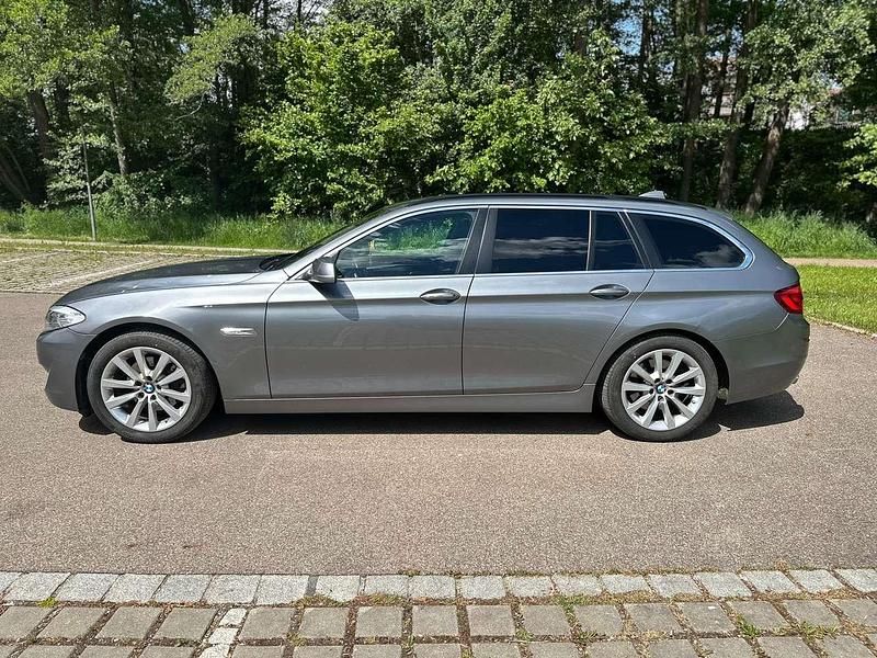 Gebraucht BMW 520 184 PS (135 kW) 2012 Grau Limousine