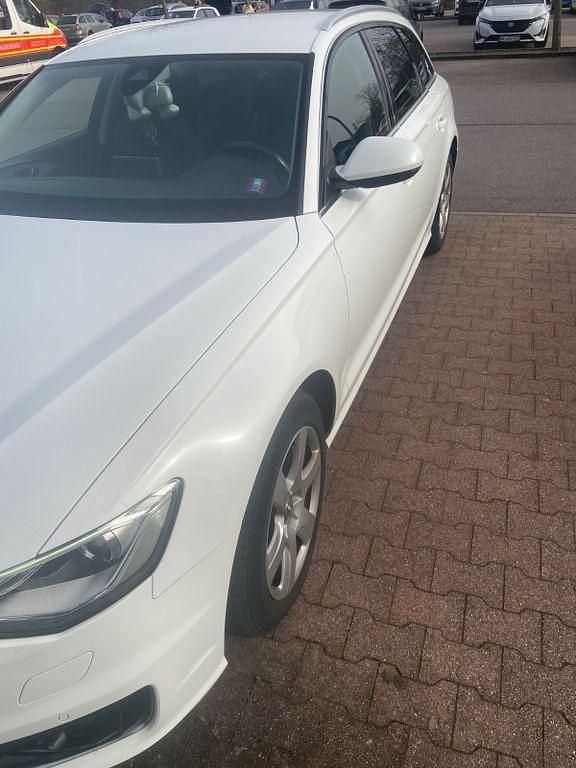 Gebraucht Audi A6 Sport 218 PS (160 kW) 2015 Weiß Kombi