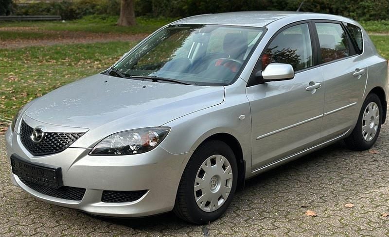 Silber Gebraucht 2004 Mazda 3 Comfort Limousine | 3.499 € (Teuer) - Bild 1/4