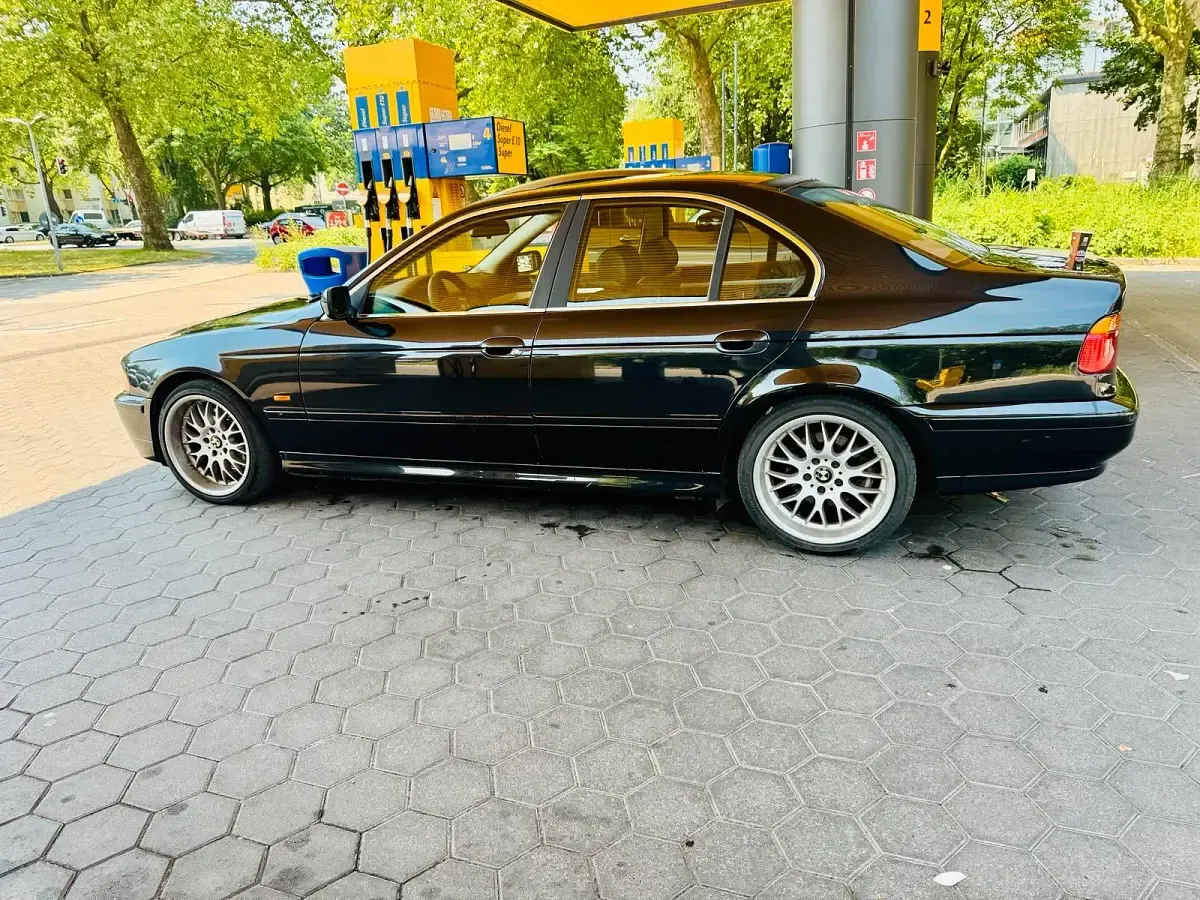 Gebraucht BMW 530 193 PS (141 kW) 2001 Schwarz Limousine