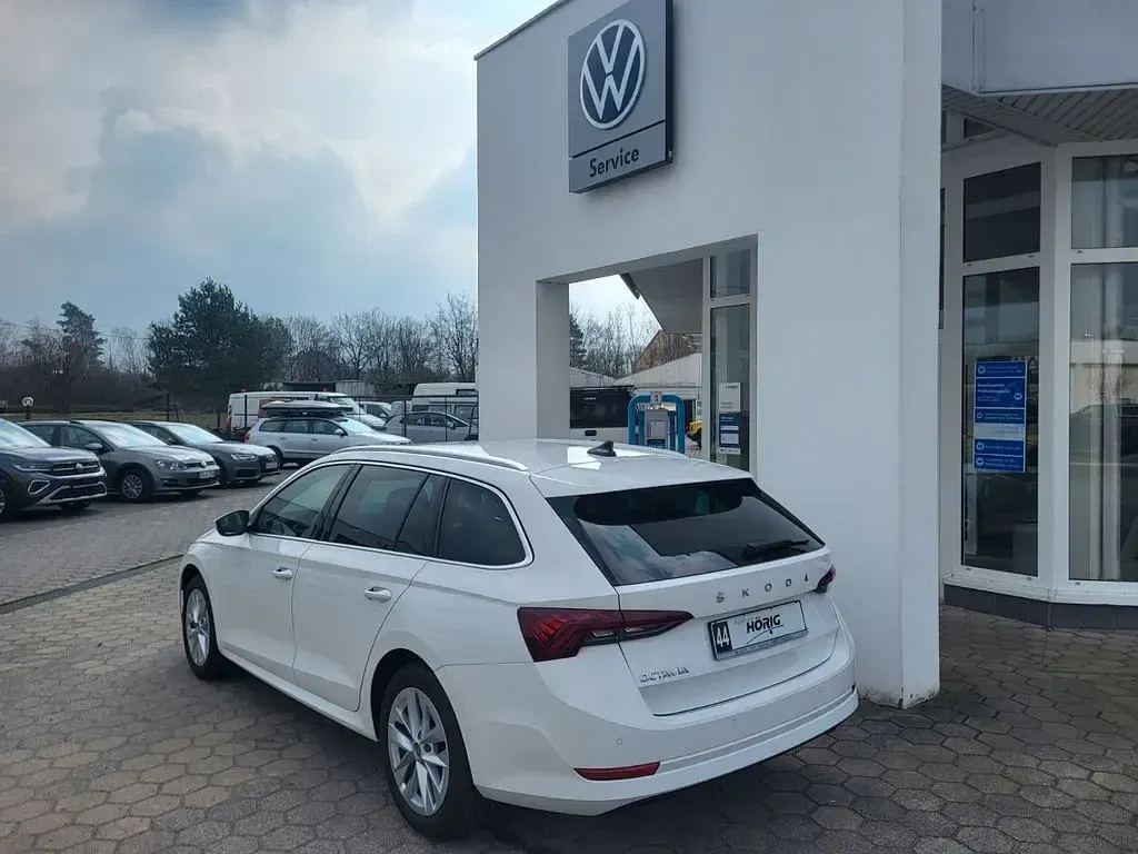Gebraucht Skoda Octavia Style 116 PS (85 kW) 2023 Weiß Kombi