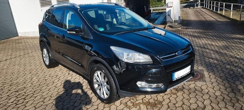Gebraucht Ford Kuga Trend 150 PS (110 kW) 2016 Schwarz SUV