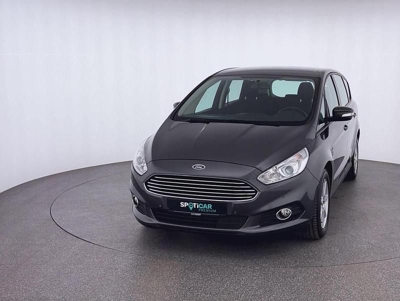 Grau Gebraucht 2018 Ford S-MAX S Van / Kleinbus | 18.290 € (Fairer Preis) - Bild 1/1