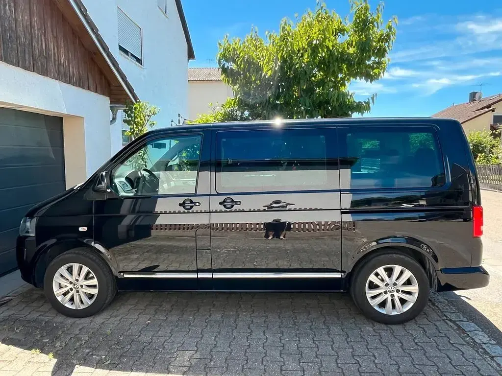 Gebraucht VW Multivan Highline 179 PS (131 kW) 2015 Schwarz Van / Kleinbus