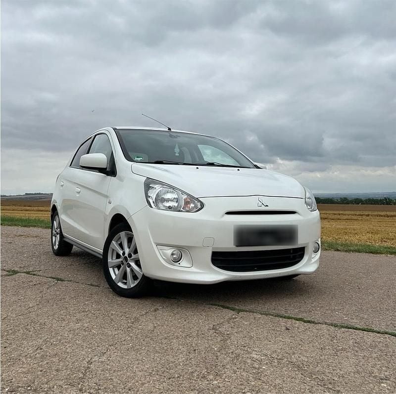 Weiß Gebraucht 2013 Mitsubishi Space Star Limousine | 1.800 € (Guter Preis) - Bild 1/4