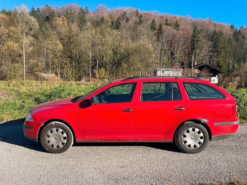 Gebraucht Skoda Octavia Active 102 PS (75 kW) 2011 Rot Kombi