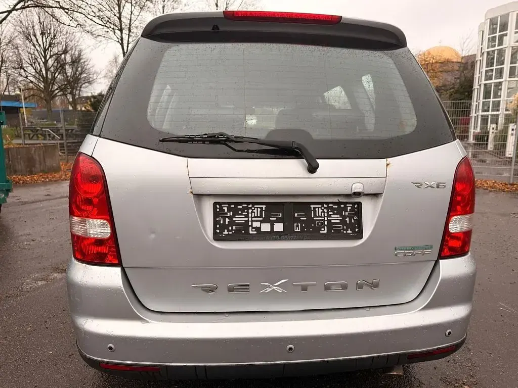 Gebraucht SsangYong Rexton 173 PS (127 kW) 2010 Silber SUV