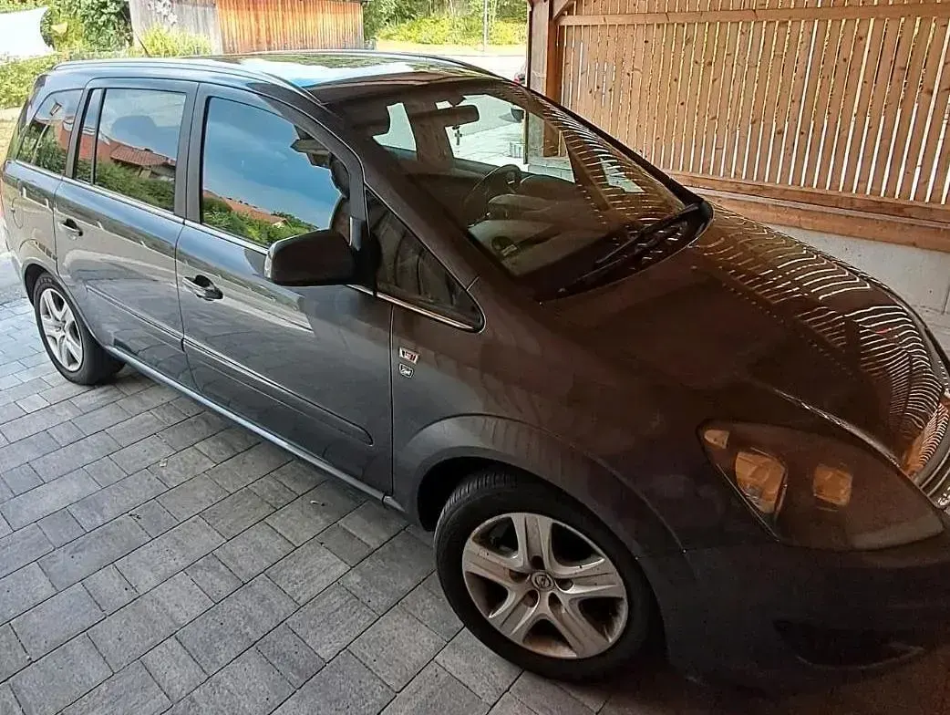 Gebraucht Opel Zafira 115 PS (84 kW) 2010 Grau Van / Kleinbus