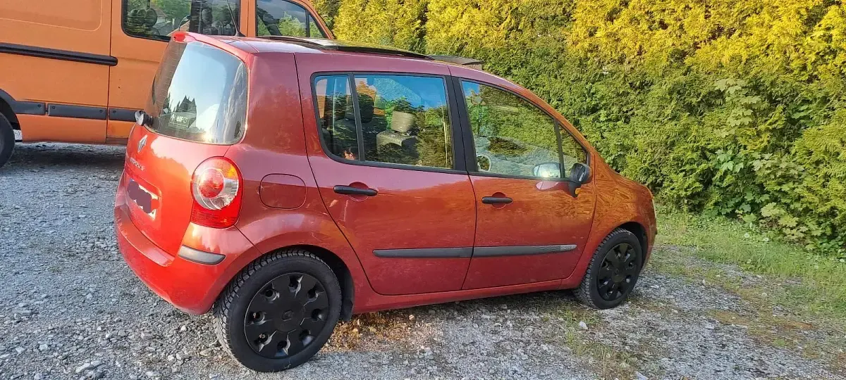 Używany Renault Modus 84 KM (61 kW) 2005 Czerwony Minivan