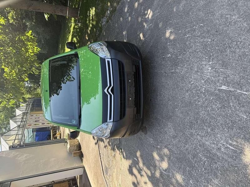 Grün Gebraucht 2016 Citroën Berlingo Business Class Van / Kleinbus | 6.290 € (Guter Preis) - Bild 1/3