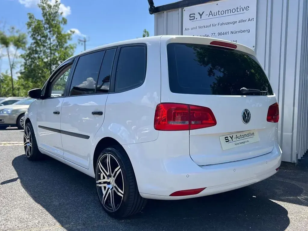 Gebraucht VW Touran 140 PS (102 kW) 2011 Weiß Van / Kleinbus