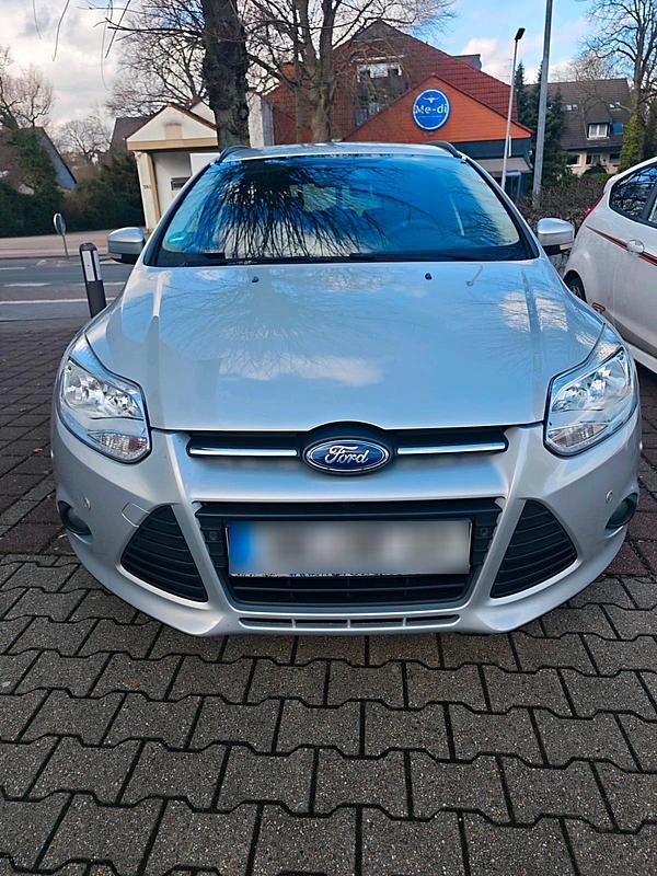 Gebraucht Ford Focus 115 PS (84 kW) 2013 Grau Kombi