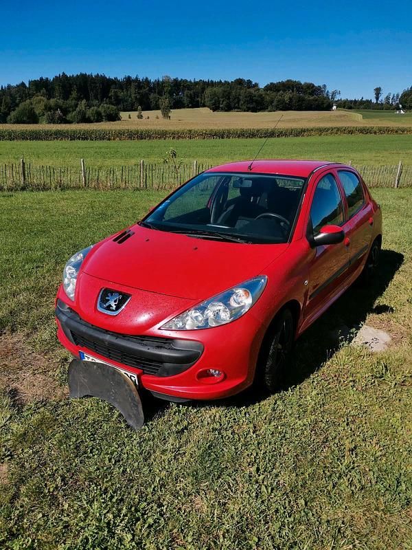 Rot Gebraucht 2009 Peugeot 206+ Kleinwagen | 850 € (Superpreis) - Bild 1/4