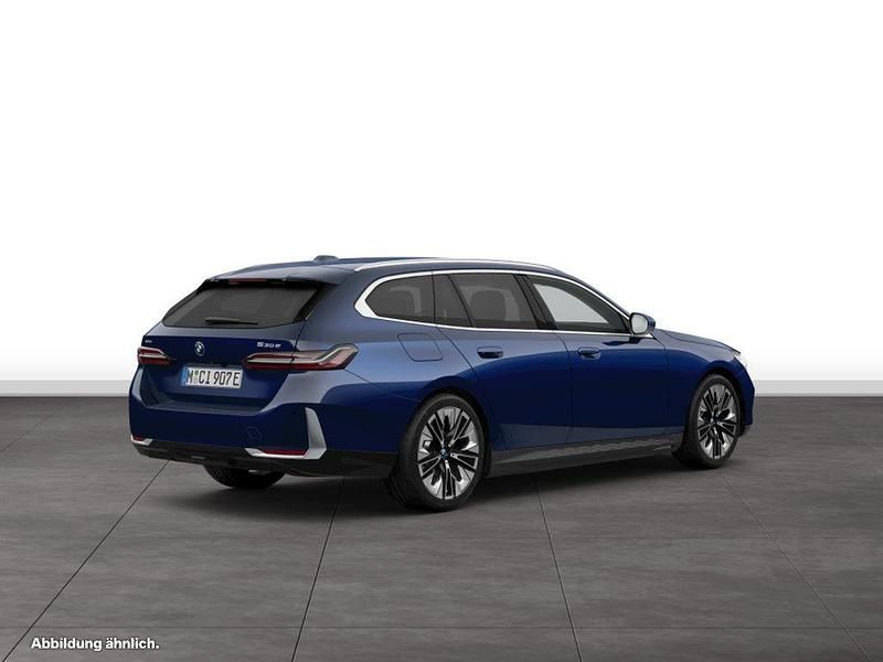 Gebraucht BMW 530e 299 PS (219 kW) 2025 Blau Kombi