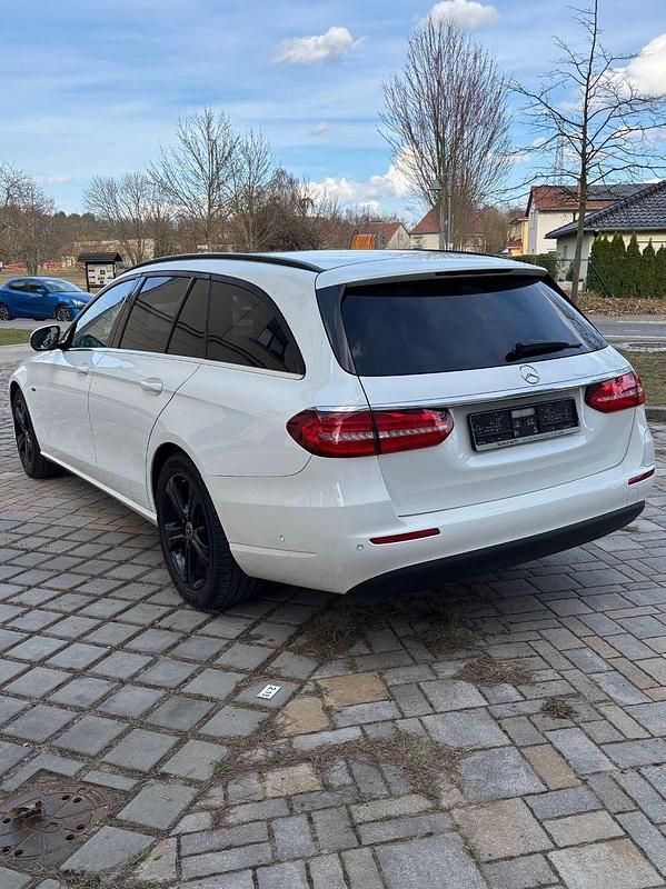 Gebraucht Mercedes E300 306 PS (225 kW) 2019 Weiß Kombi