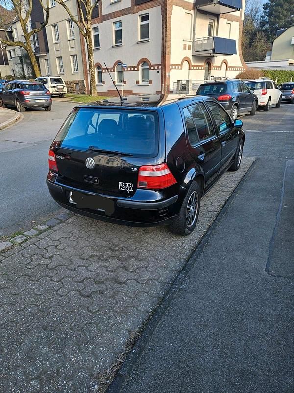 Schwarz Gebraucht 2003 VW Golf IV Kleinwagen | 1.250 € (Fairer Preis) - Bild 1/4