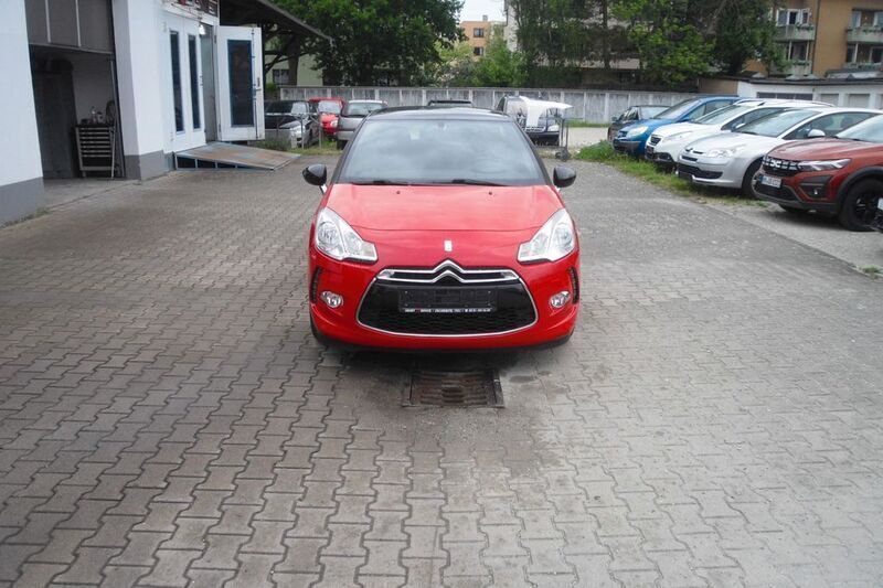 Gebraucht Citroën DS3 Chic 95 PS (69 kW) 2011 Schwarz Kleinwagen