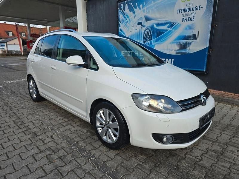 Weiß Gebraucht 2012 VW Golf Comfortline Limousine | 4.999 € (Superpreis) - Bild 1/4