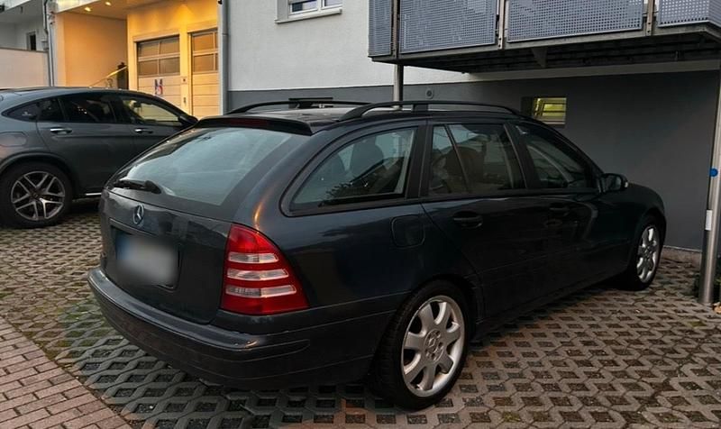 Gebraucht Mercedes C180 129 PS (94 kW) 2001 Blau Kombi