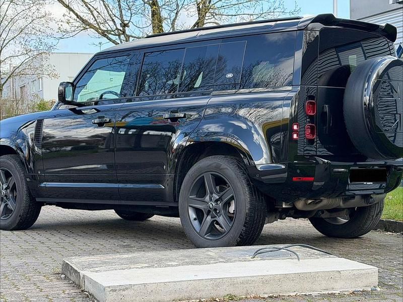 Gebraucht Land Rover Defender SE Dynamic 200 PS (147 kW) 2024 Schwarz SUV