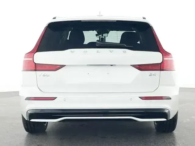 Gebraucht Volvo V60 Ultra 197 PS (144 kW) 2025 Weiß Kombi