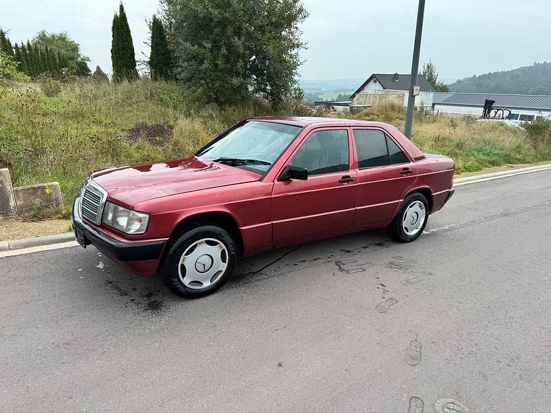 Rot Gebraucht 1990 Mercedes 190 Limousine | 2.600 € - Bild 1/4