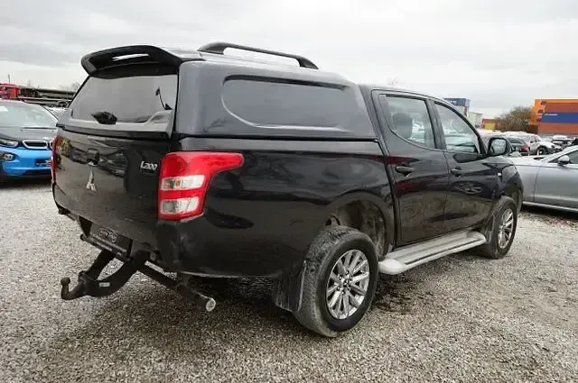 Gebraucht Mitsubishi L200 154 PS (113 kW) 2019 Schwarz Pickup