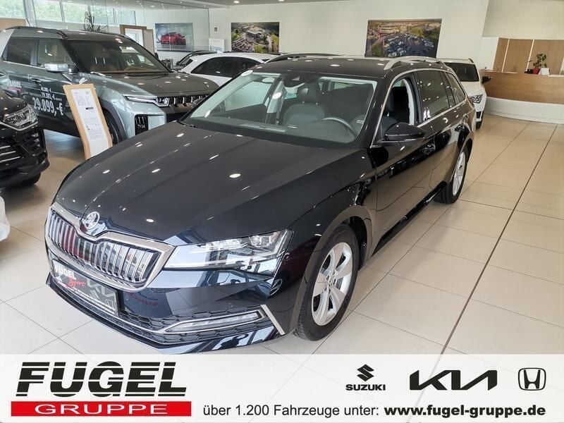 Crystalschwarz metallic Gebraucht 2020 Skoda Superb Style Kombi | 22.869 € (Guter Preis) - Bild 1/4