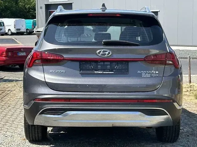 Gebraucht Hyundai Santa Fe Trend 201 PS (147 kW) 2021 Grau SUV