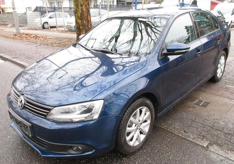 Gebraucht VW Jetta Comfortline 105 PS (77 kW) 2011 Blau Limousine