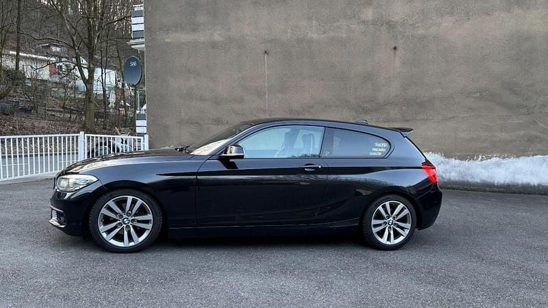 Second-hand BMW 120 Performance 177 CP (130 kW) 2015 Negru Hatchback