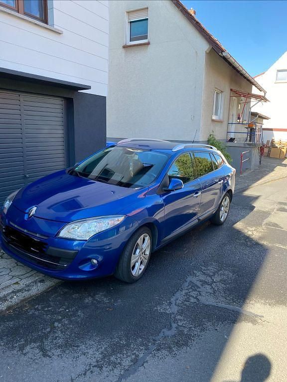 Gebraucht Renault Mégane III Dynamique 131 PS (96 kW) 2010 Blau Limousine