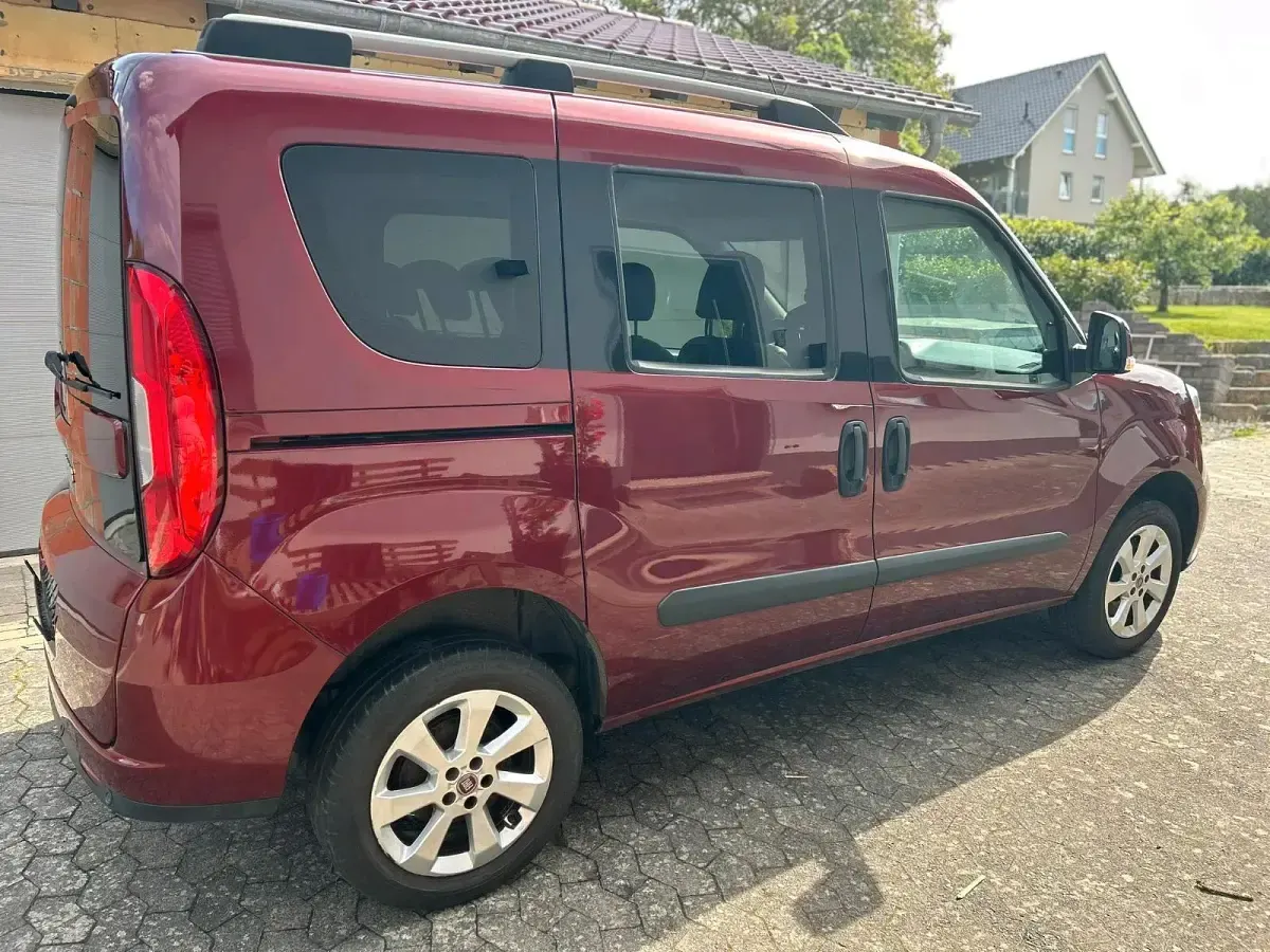Gebraucht Fiat Doblò 120 PS (88 kW) 2015 Rot Van / Kleinbus