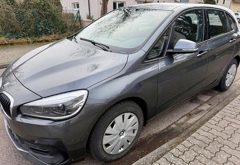 Gebraucht BMW 216 Advantage 116 PS (85 kW) 2020 Grau Kombi