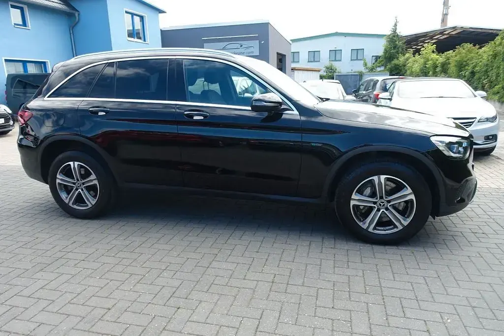 Gebraucht Mercedes GLC300de 194 PS (142 kW) 2021 Schwarz SUV
