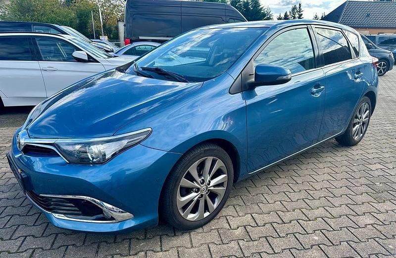 Blau Gebraucht 2015 Toyota Auris Executive Limousine | 9.500 € (Fairer Preis) - Bild 1/4