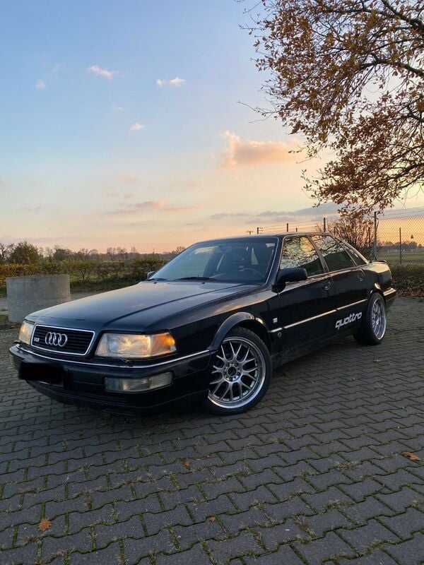 Blau Gebraucht 1992 Audi V8 Limousine | 9.950 € - Bild 1/4