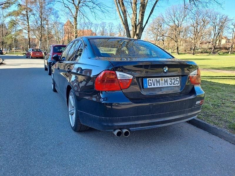 Gebraucht BMW 325 Performance 197 PS (144 kW) 2008 Schwarz Limousine