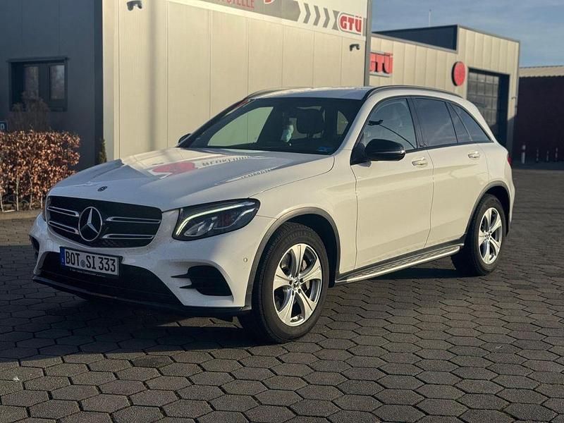 Weiß Gebraucht 2018 Mercedes GLC220 SUV | 20.650 € (Fairer Preis) - Bild 1/4