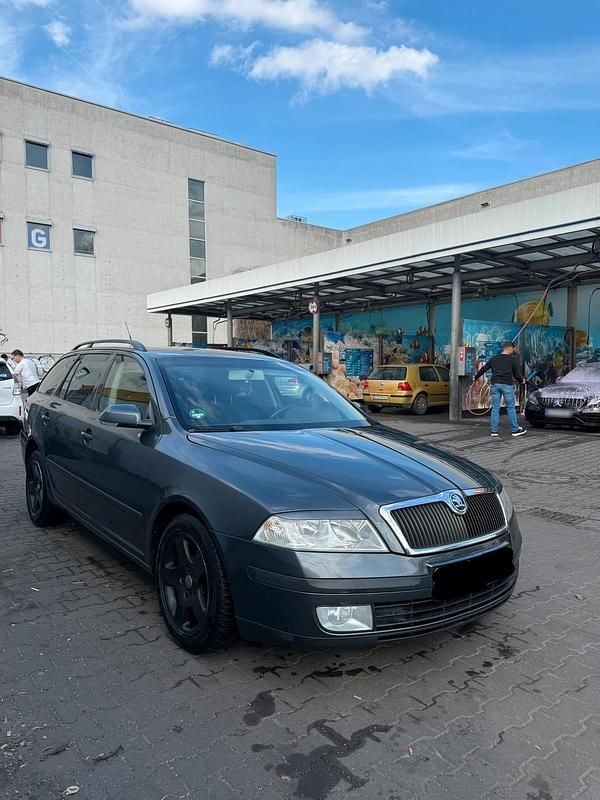 Gebraucht Skoda Octavia 105 PS (77 kW) 2008 Grau Kombi