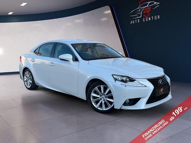 Second-hand Lexus IS300h 181 CP (133 kW) 2014 Alb Berlinǎ