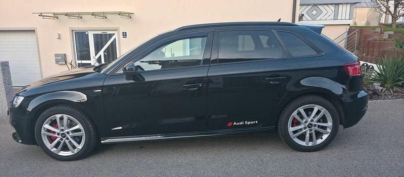 Gebraucht Audi e-tron Ambiente 204 PS (150 kW) 2019 Schwarz SUV