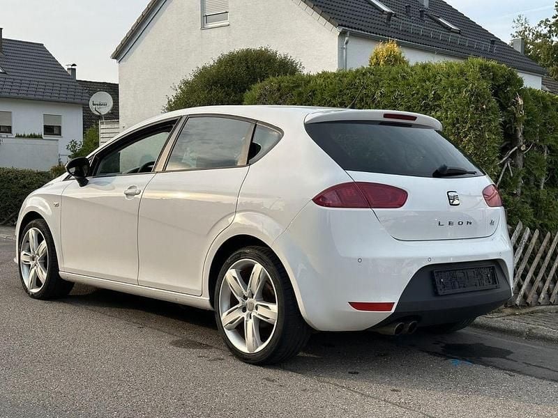 Gebraucht Seat Leon FR 125 PS (91 kW) 2012 Weiß Limousine