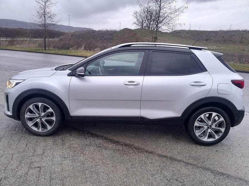 Gebraucht Kia Stonic Vision 120 PS (88 kW) 2018 Silber SUV